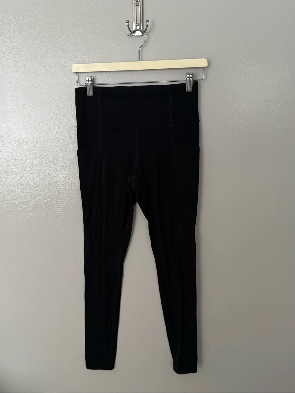 Athleta Stash Pocket Salutation Tights with Powertiva Fabric